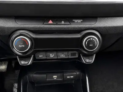 KIA Stonic 2023 · foto 17