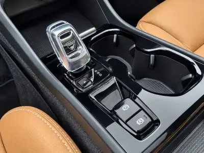Volvo XC40 2022 · foto 17