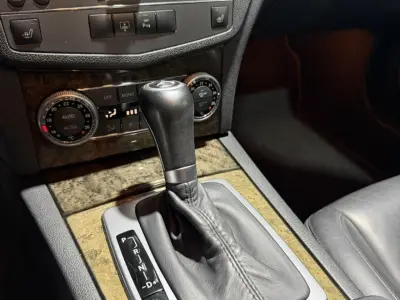 Mercedes-Benz Clase C 2010 · foto 10