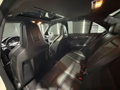 Mercedes-Benz Clase C 2010 · foto 12