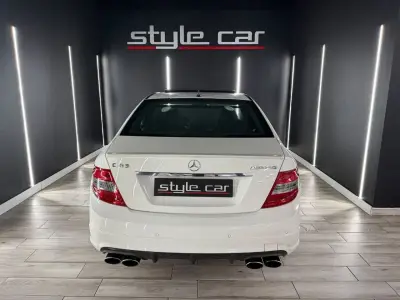 Mercedes-Benz Clase C 2010 · foto 2