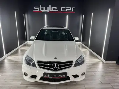 Mercedes-Benz Clase C 2010 · foto 4
