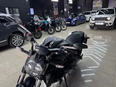 Ducati Monster 821 2018 · foto 4