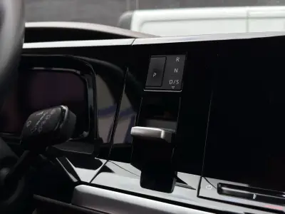 Volkswagen Multivan 2023 · foto 11