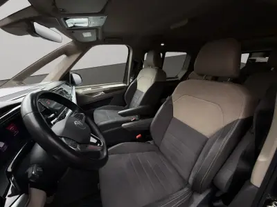 Volkswagen Multivan 2023 · foto 16