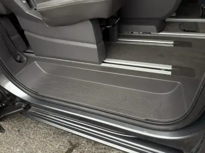 Volkswagen Multivan 2023 · foto 20