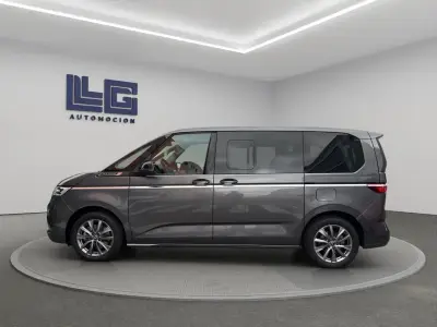 Volkswagen Multivan 2023 · foto 9