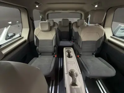 Volkswagen Multivan 2023 · foto 13