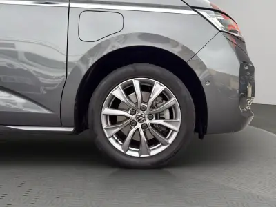 Volkswagen Multivan 2023 · foto 8