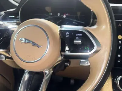 Jaguar F-Pace 2021 · foto 11