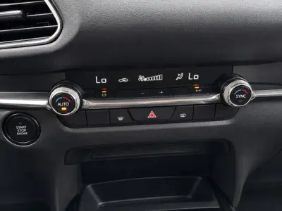 Mazda CX-30 2023 · foto 13