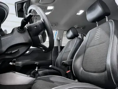 KIA Rio 2023 · foto 9