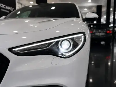 Alfa Romeo Stelvio 2018 · foto 6