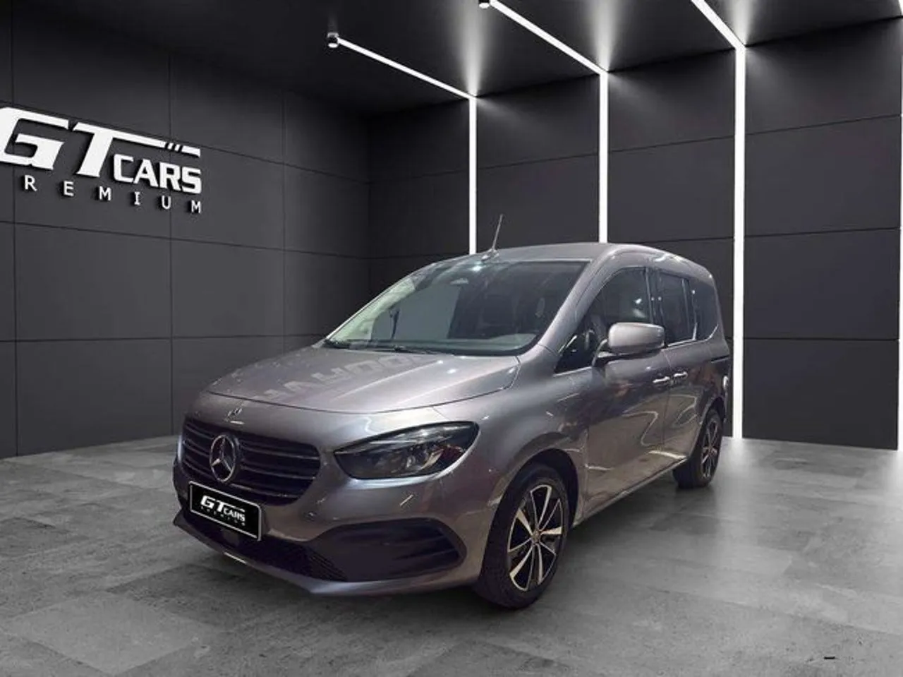 Mercedes-Benz Clase T 2023 en 2 islas · CEC