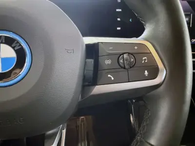 BMW iX2 2024 · foto 16
