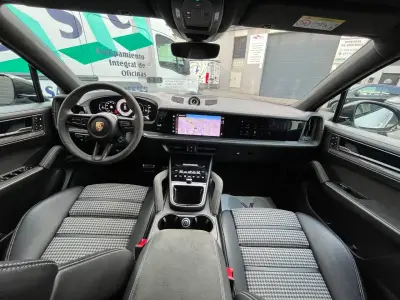 Porsche Cayenne Coupe 2025 · foto 18