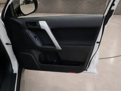 Toyota Land Cruiser Prado 2022 · foto 13