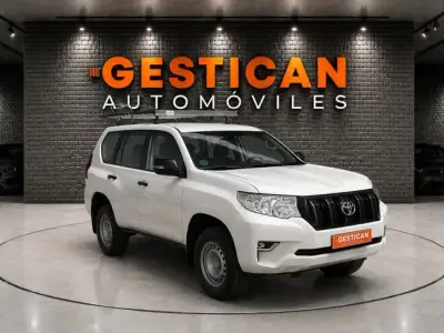 Toyota Land Cruiser Prado 2022 · foto 3