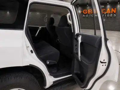 Toyota Land Cruiser Prado 2022 · foto 11