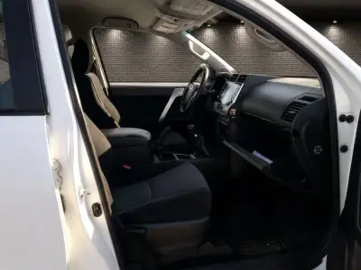 Toyota Land Cruiser Prado 2022 · foto 10