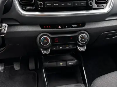 KIA Stonic 2023 · foto 17