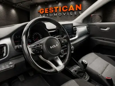 KIA Stonic 2023 · foto 8