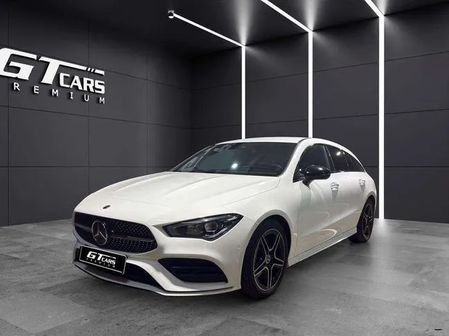 Mercedes-Benz CLA 2023 en 2 islas · CEC