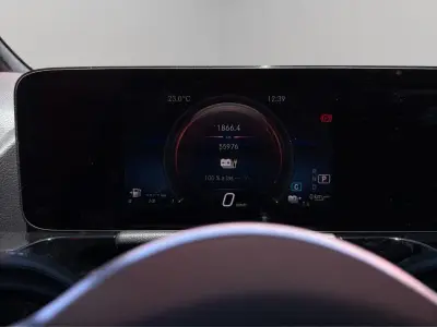 Mercedes-Benz GLA 2024 · foto 9
