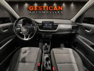 KIA Stonic 2023 · foto 11
