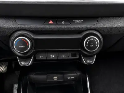 KIA Stonic 2023 · foto 14