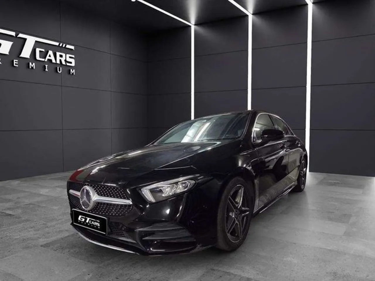 Mercedes-Benz Clase A 2022 en 2 islas · CEC