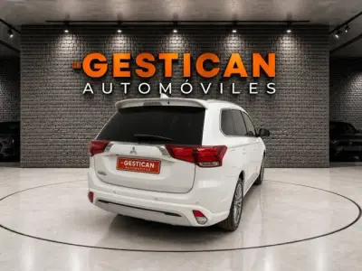 Mitsubishi Outlander 2021 · foto 7