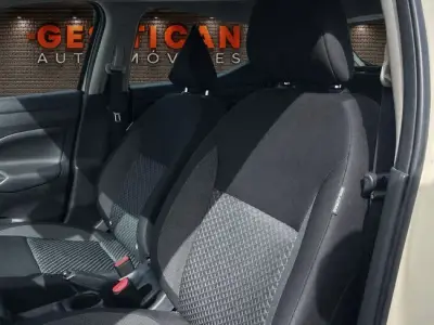 Nissan Micra 2022 · foto 13