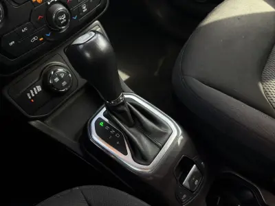 Jeep Renegade 2022 · foto 13