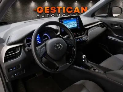 Toyota C-HR 2023 · foto 7
