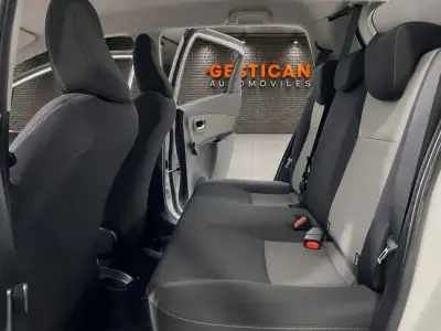 Toyota Yaris 2018 · foto 16