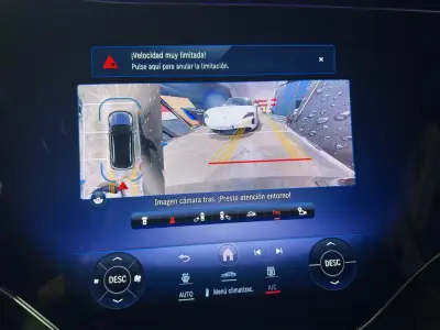 Mercedes-Benz EQE SUV AMG 2025 · foto 12