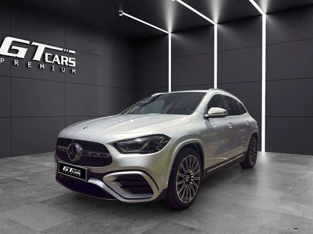Mercedes-Benz GLA 2023 en 2 islas · CEC