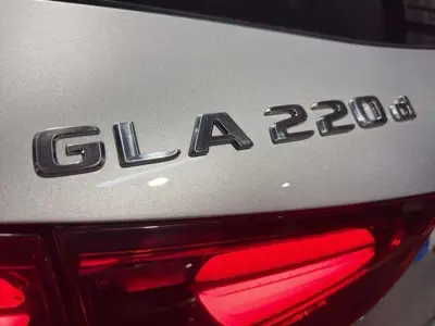 Mercedes-Benz GLA 2023 · foto 8