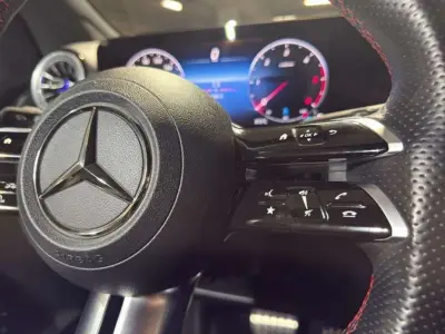 Mercedes-Benz GLA 2023 · foto 12
