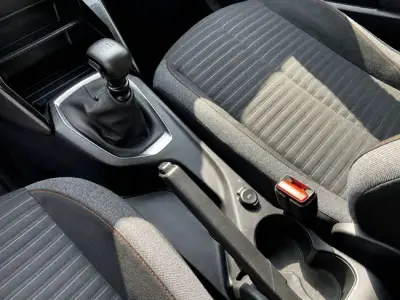 Peugeot 208 2022 · foto 9
