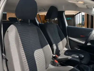 Peugeot 208 2022 · foto 11