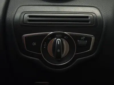 Mercedes-Benz GLC 2022 · foto 40