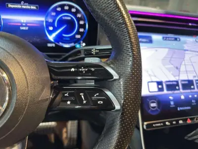 Mercedes-Benz EQE SUV 2023 · foto 9