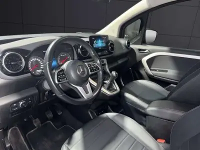 Mercedes-Benz Clase T 2023 · foto 9