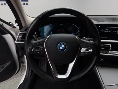 BMW Serie 3 2022 · foto 13
