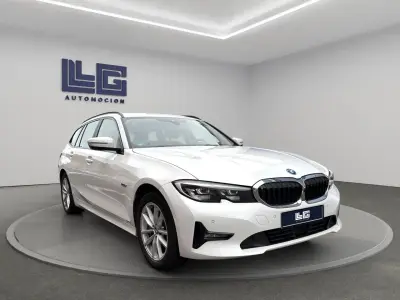 BMW Serie 3 2022 · foto 3