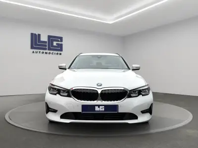 BMW Serie 3 2022 · foto 2