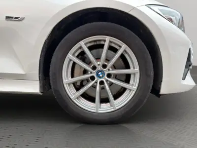 BMW Serie 3 2022 · foto 8
