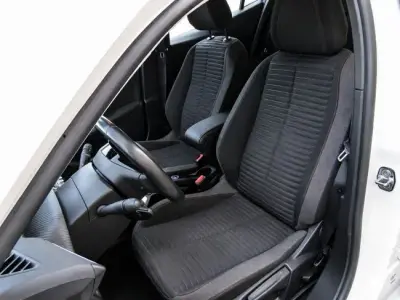 Peugeot 2008 2022 · foto 9
